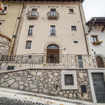 Dimora Fresilia Casa Vacanze Opi Bagian luar foto