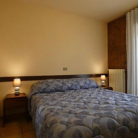 Dimora Fresilia Casa Vacanze Opi Bagian luar foto
