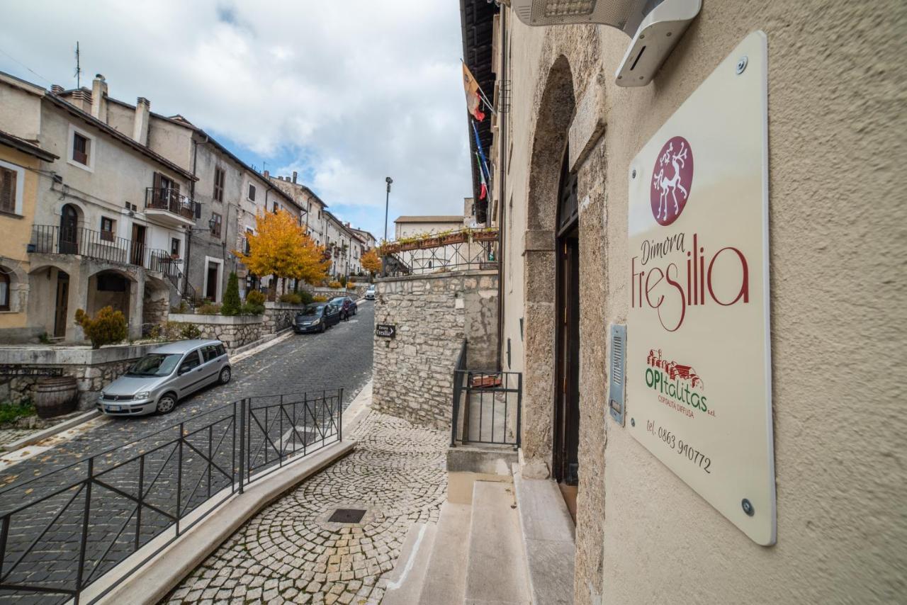 Dimora Fresilia Casa Vacanze Opi Bagian luar foto