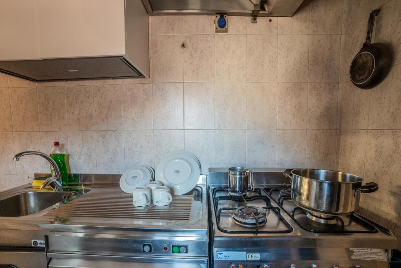 Dimora Fresilia Casa Vacanze Opi Bagian luar foto