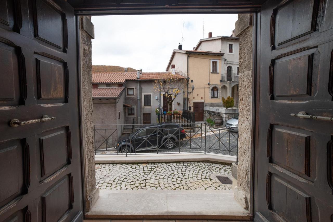 Dimora Fresilia Casa Vacanze Opi Bagian luar foto