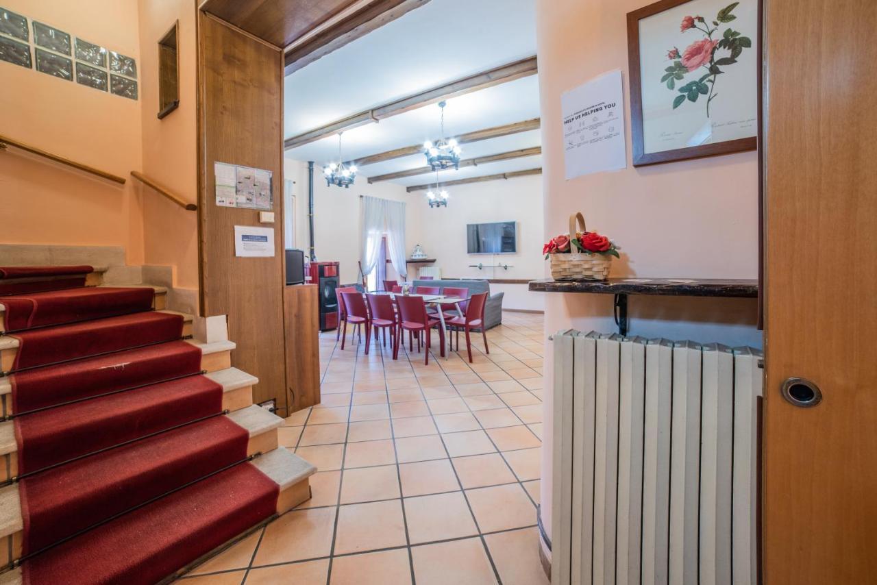 Dimora Fresilia Casa Vacanze Opi Bagian luar foto