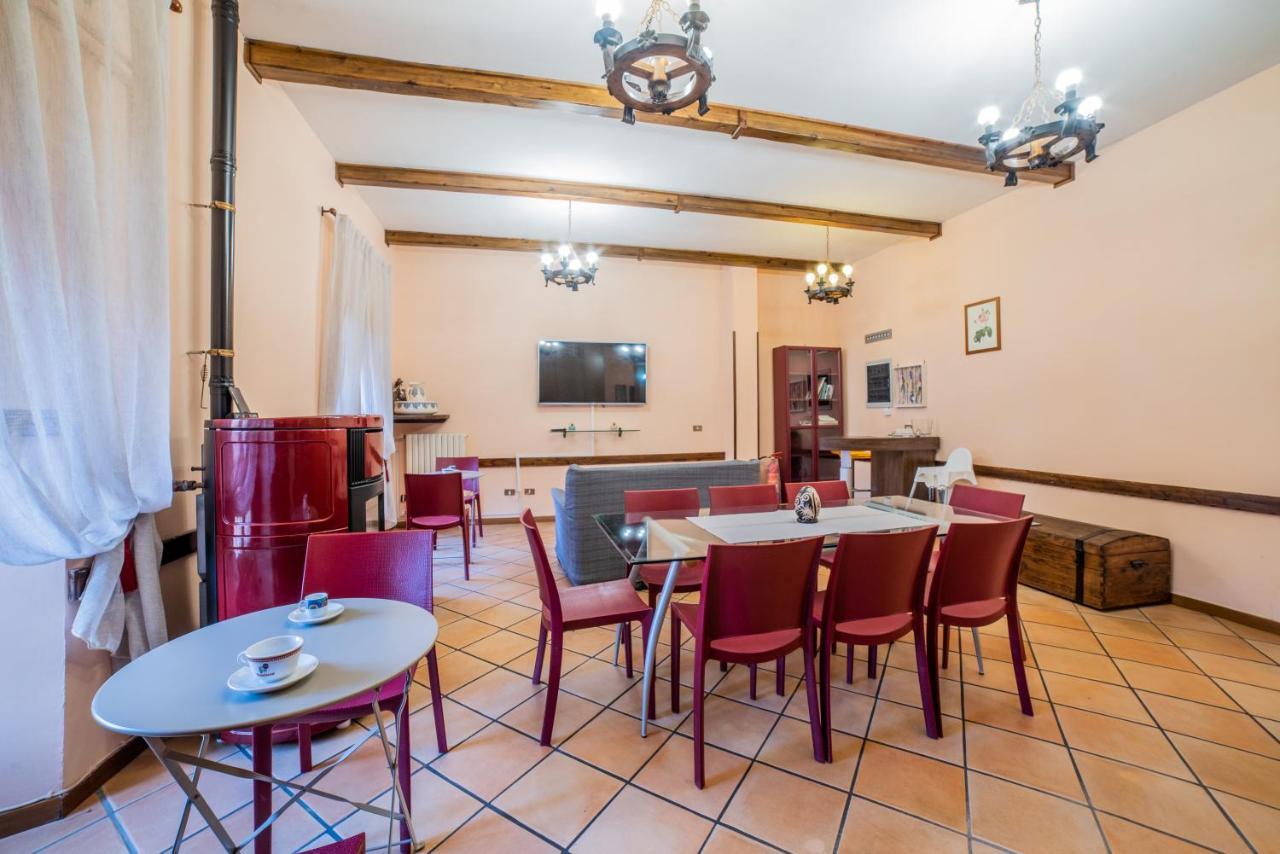 Dimora Fresilia Casa Vacanze Opi Bagian luar foto
