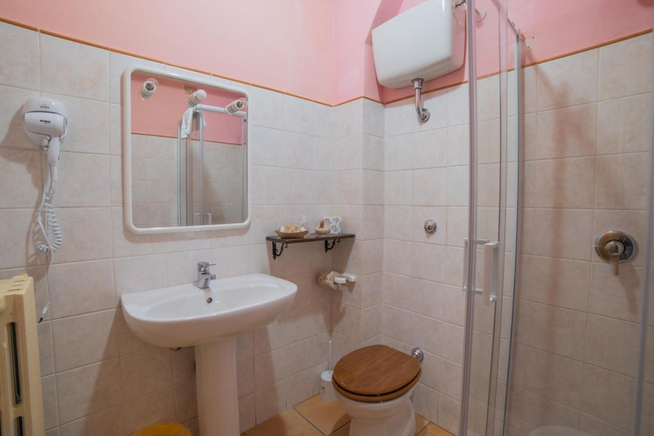 Dimora Fresilia Casa Vacanze Opi Bagian luar foto