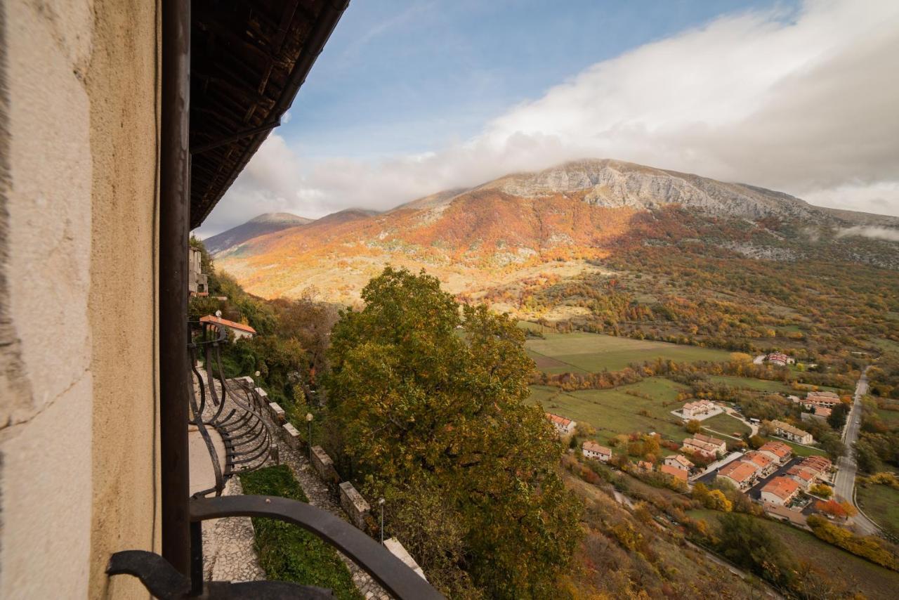 Dimora Fresilia Casa Vacanze Opi Bagian luar foto
