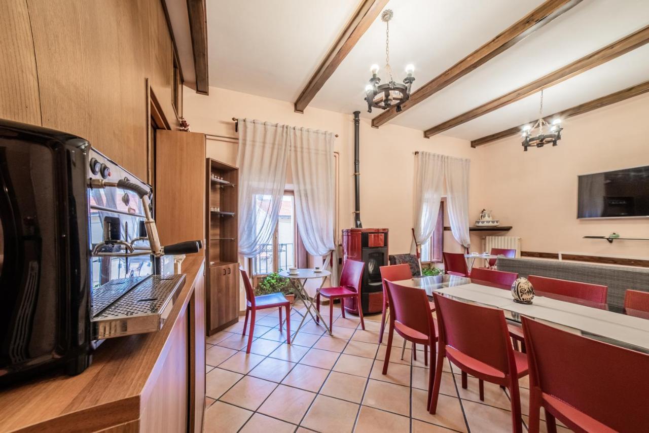 Dimora Fresilia Casa Vacanze Opi Bagian luar foto
