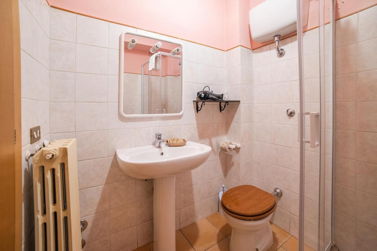 Dimora Fresilia Casa Vacanze Opi Bagian luar foto