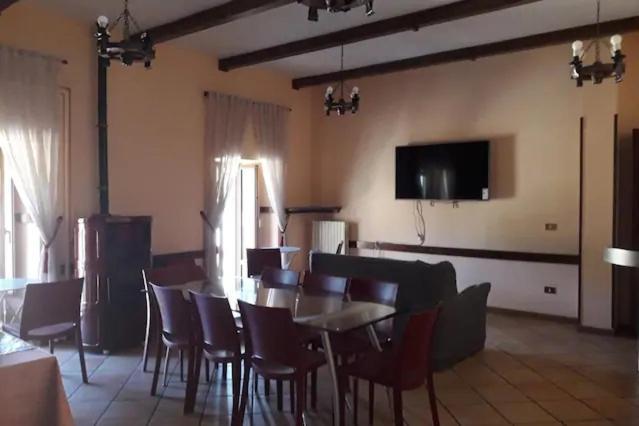 Dimora Fresilia Casa Vacanze Opi Bagian luar foto